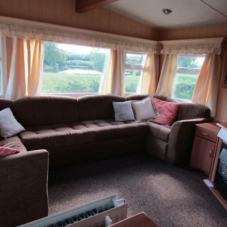 Fenlake Holiday Accommodation Metheringham Екстер'єр фото