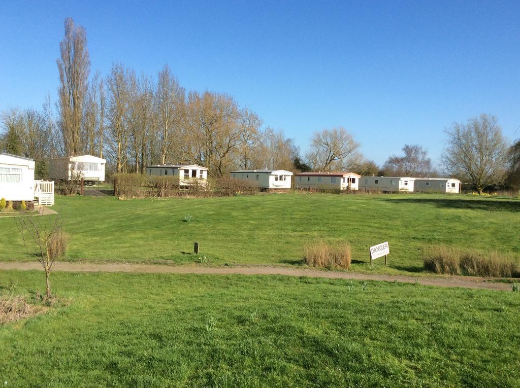 Fenlake Holiday Accommodation Metheringham Екстер'єр фото
