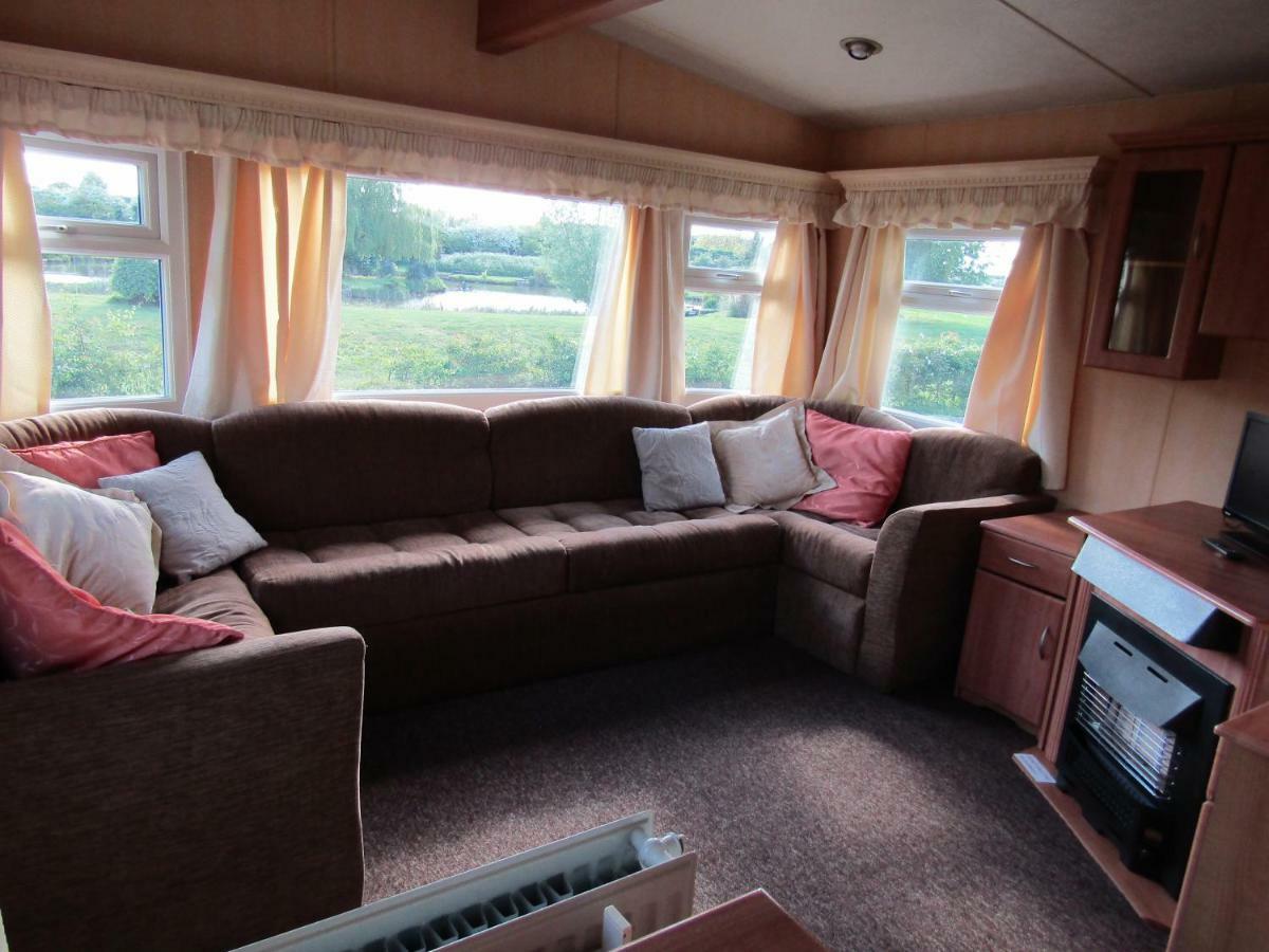 Fenlake Holiday Accommodation Metheringham Екстер'єр фото