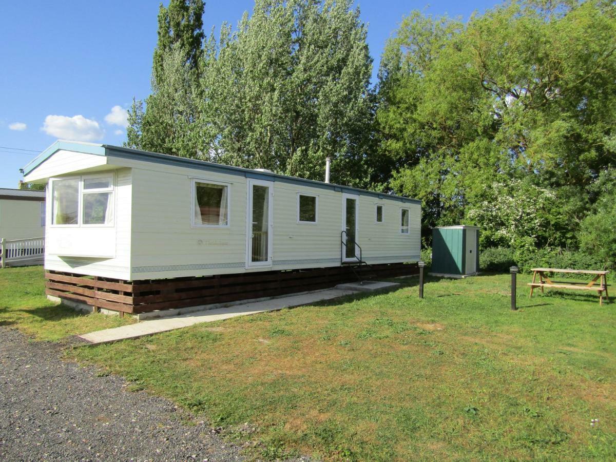 Fenlake Holiday Accommodation Metheringham Екстер'єр фото