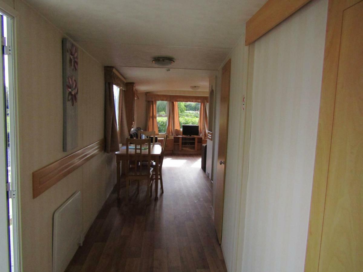 Fenlake Holiday Accommodation Metheringham Екстер'єр фото